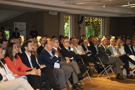 galeria-tribuna_sce-immigracio-i-empresa-2-744144