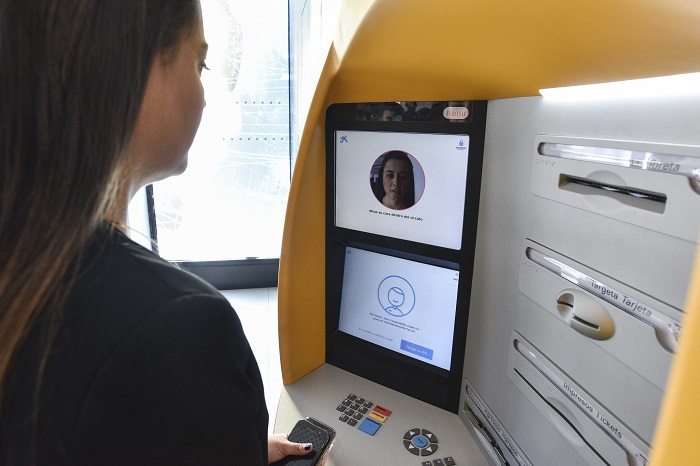 CaixaBank inicia el desplegament dels caixers amb tecnologia de reconeixement facial per tota Espanya