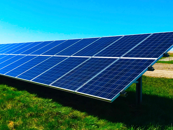 CaixaBank inverteix 2.400 milions d'euros en projectes d'energia renovable