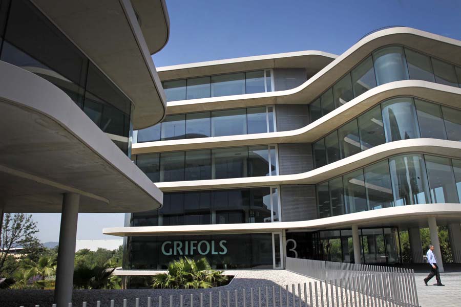Grifols compensa l'impacte de la Covid-19 i guanya 486 milions, un 14,7% més fins al tercer trimestre