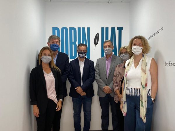 Sant Cugat Empresarial realitza una visita institucional a l'empresa Robin Hat
