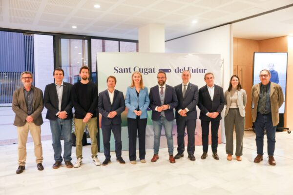 El president Jaume Vives assisteix a la presentació de l’exposició ‘Sant Cugat del Futur’