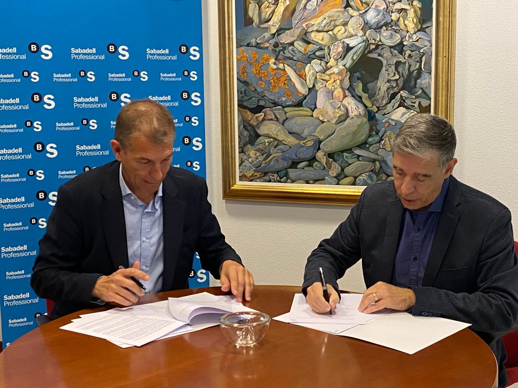 Banc Sabadell i Sant Cugat Empresarial signen un conveni de col·laboració