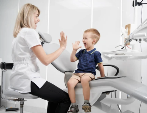 El Centre Dental Francesc Macià explica com cal tractar la higiene dental infantil