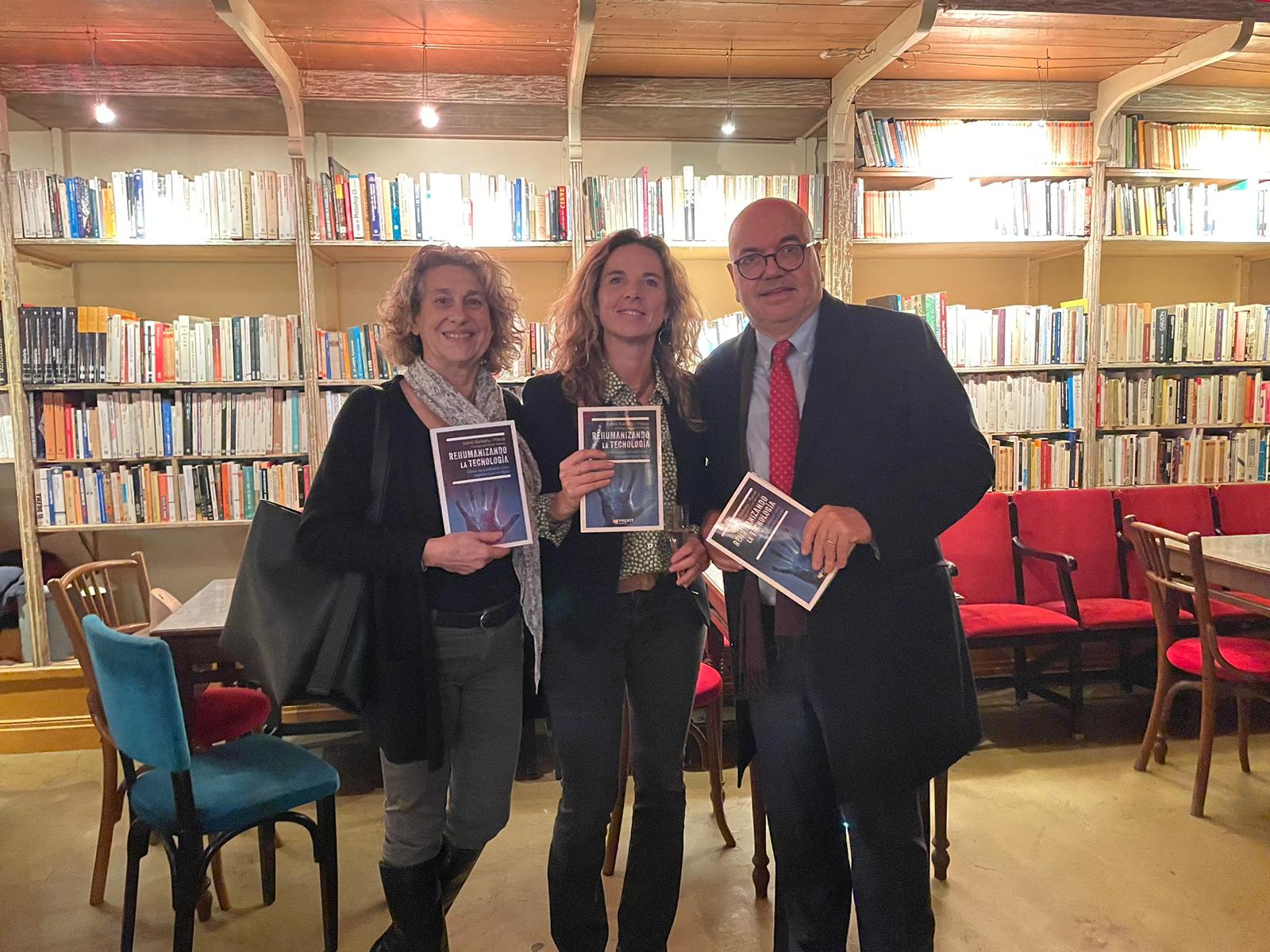 presentació llibre joana barbany Sant Cugat Empresarial assisteix a la presentació del llibre 'Rehumanizando la tecnología' de Joana Barbany
