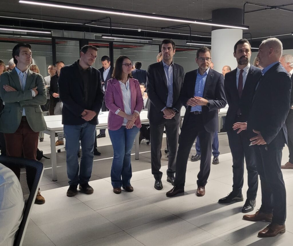 El president de Sant Cugat Empresarial, Eduard Torres, assisteix a la inauguració del centre de dades de l’empresa associada Oxigen Data Center