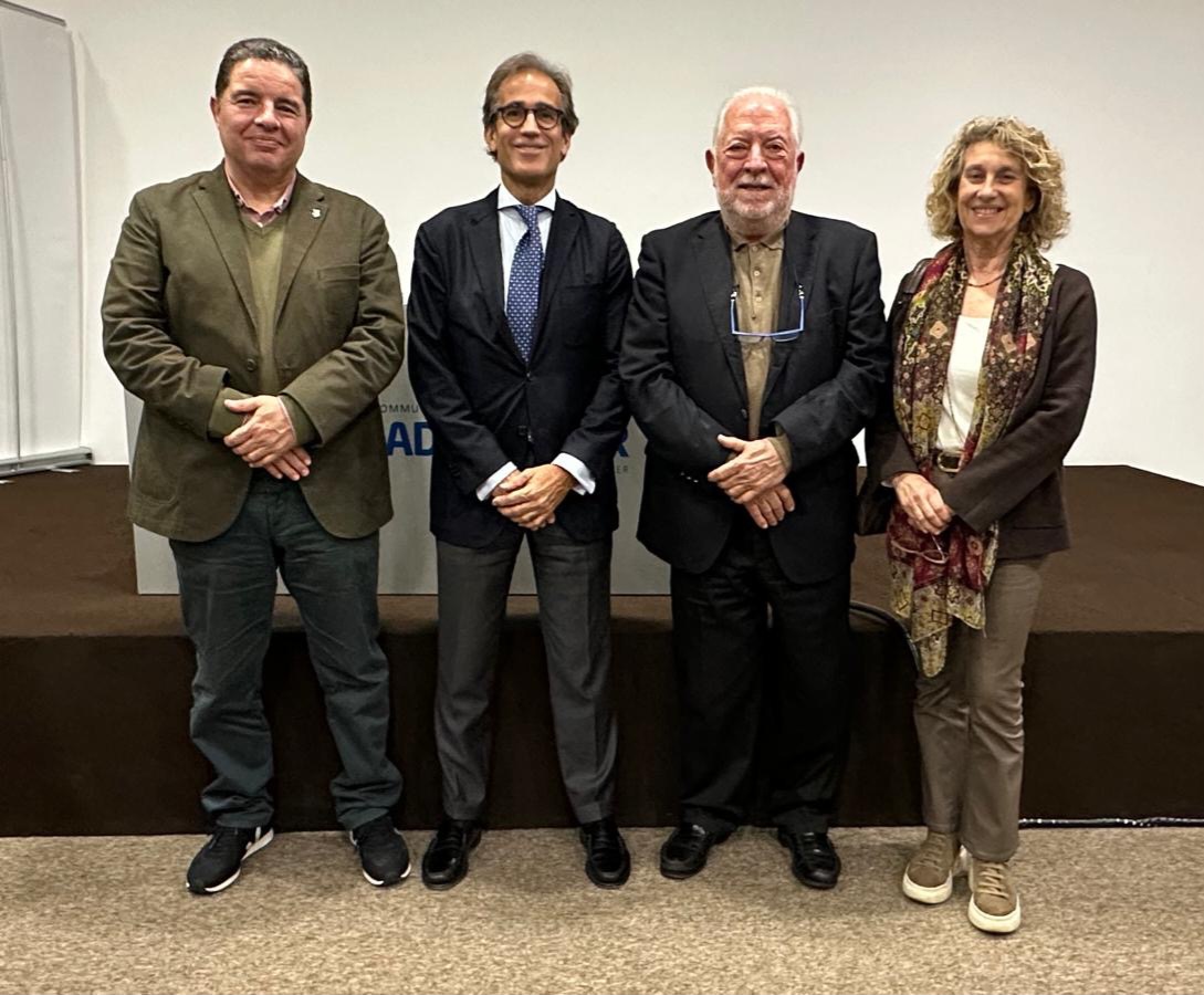 Sant Cugat Empresarial assisteix a una conferència de Pau Relats organitzada per l'Aula d'Extensió Universitària
