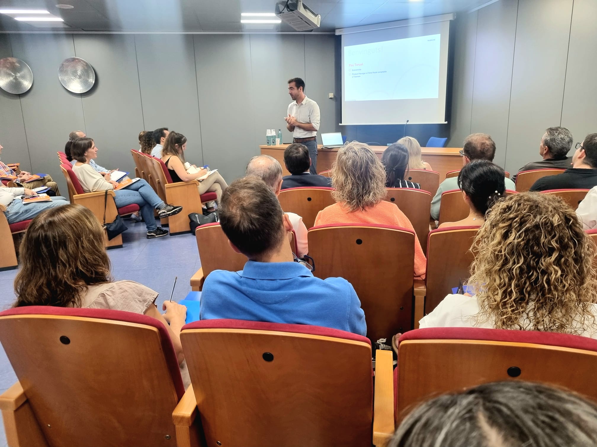 Sant Cugat Empresarial participa a la jornada sobre facturació electrònica i VeriFactu organitzada per Talenom