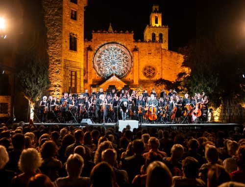 L’Orquestra Simfònica Sant Cugat omple la plaça d’Octavià en una nova edició del Concert per una nit d’estiu