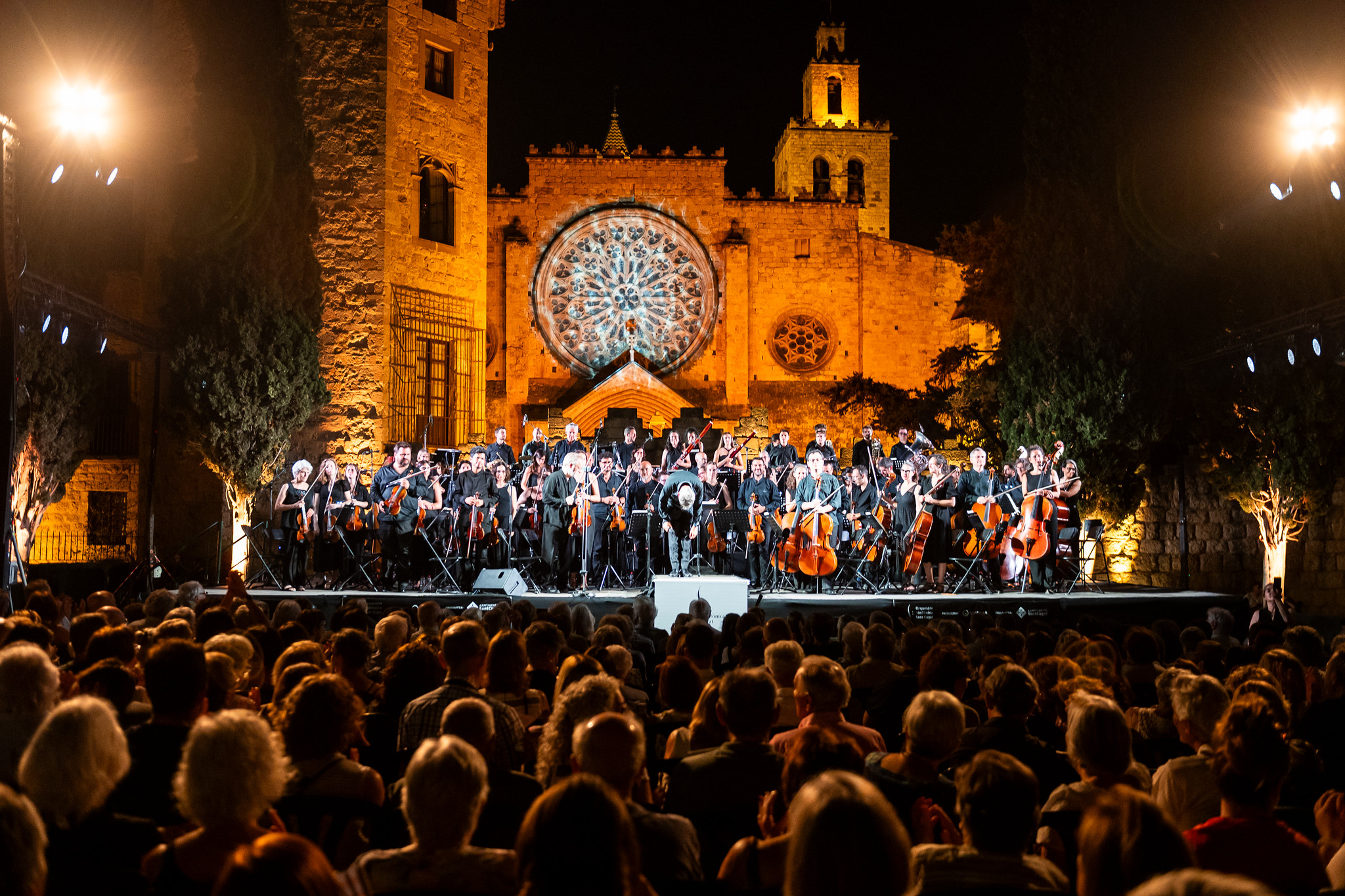 L'Orquestra Simfònica Sant Cugat omple la plaça d'Octavià en una nova edició del Concert per una nit d'estiu