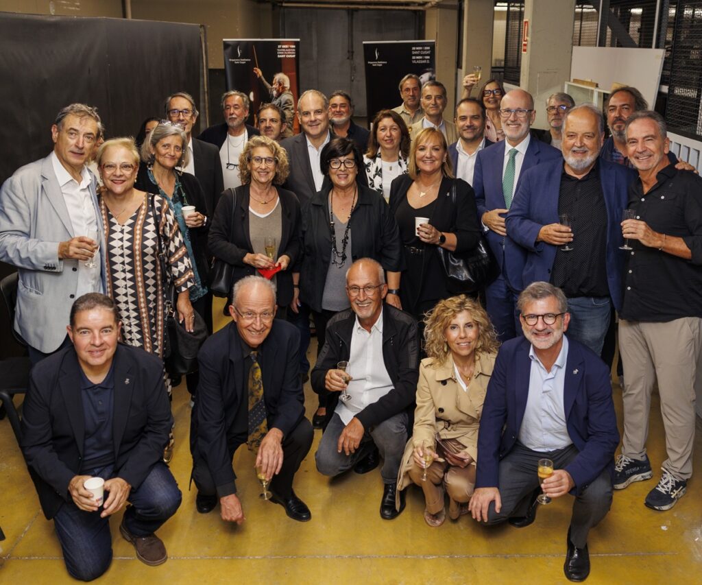 Concepció Curet assisteix a la xerrada sobre els germans Claret al Teatre-Auditori